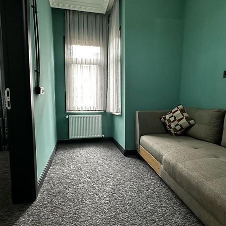 Seven Roses Apart Hotel Istanbul Bagian luar foto