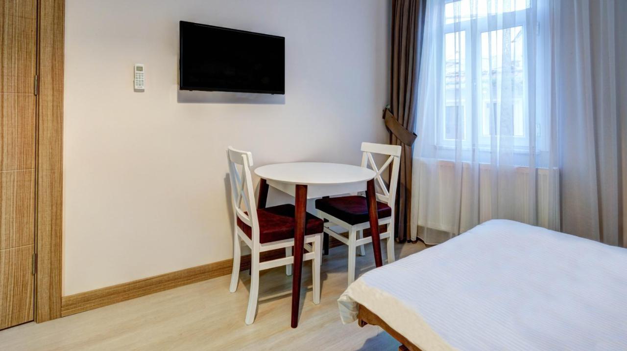 Seven Roses Apart Hotel Istanbul Bagian luar foto